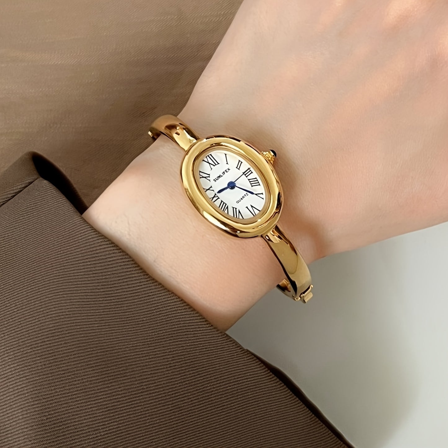Fashionable And Elegant Roman Numeral Women'S Watch, a Classic Quartz Timepiece Suitable for Business, Casual Wear, Daily Office Use, Outdoor Activities, Travel, And As a Birthday Gift.