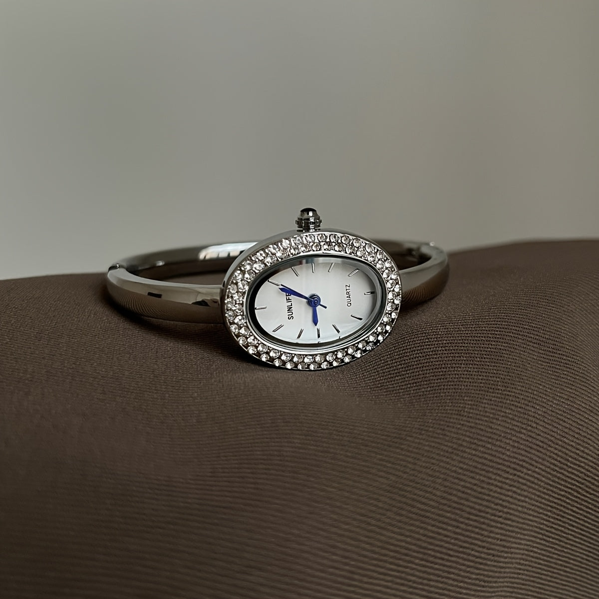 Fashionable And Elegant Roman Numeral Women'S Watch, a Classic Quartz Timepiece Suitable for Business, Casual Wear, Daily Office Use, Outdoor Activities, Travel, And As a Birthday Gift.