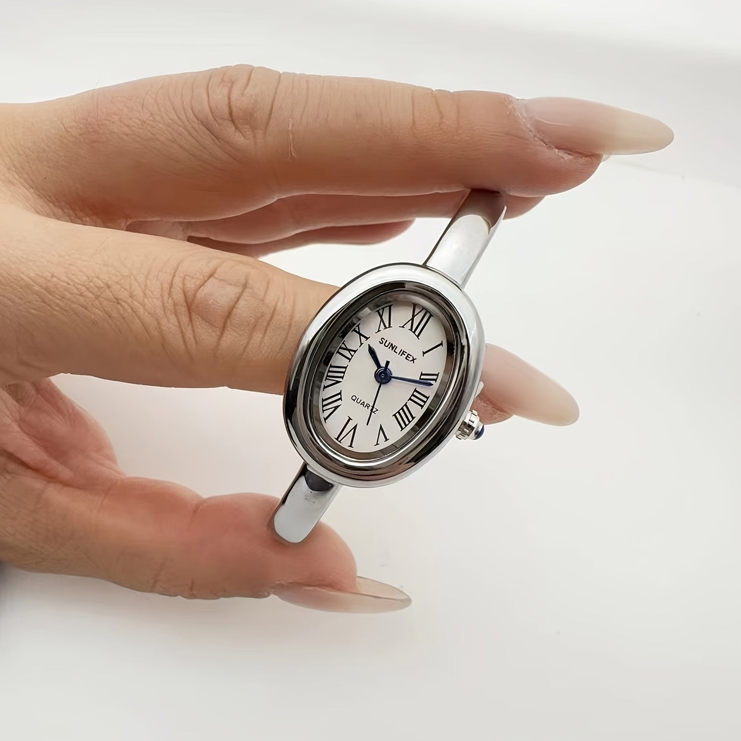 Fashionable And Elegant Roman Numeral Women'S Watch, a Classic Quartz Timepiece Suitable for Business, Casual Wear, Daily Office Use, Outdoor Activities, Travel, And As a Birthday Gift.